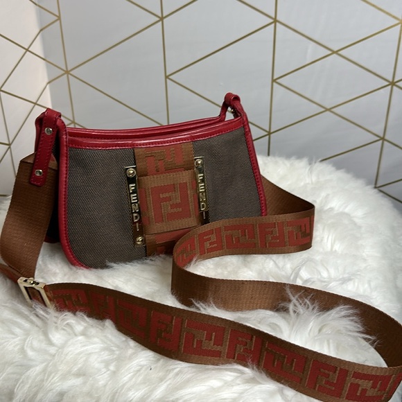 💯Authentic Fendi Crossbody Bag🍀 - Picture 10 of 16